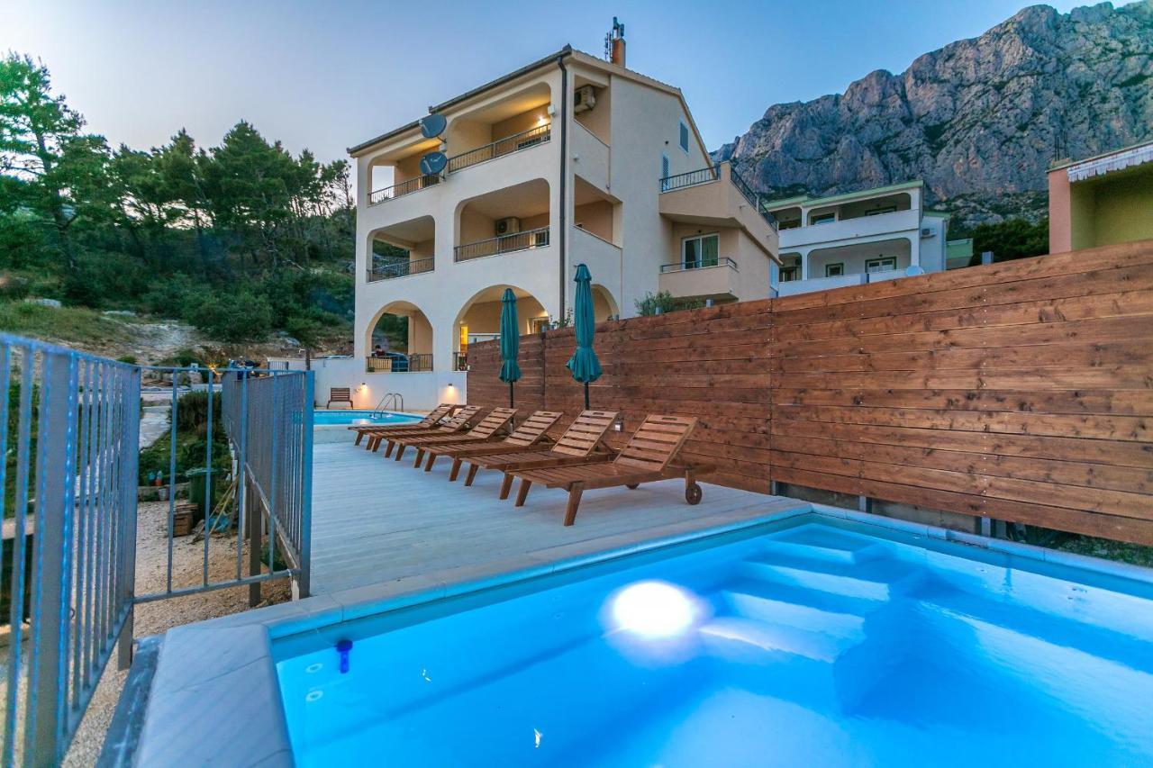 Apartments Fiona - Away From City Crowds Makarska Exterior photo